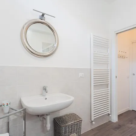 Central Modern Apartment