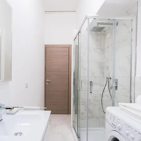 Central Modern Apartment Como