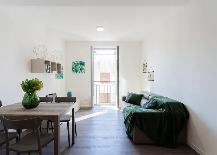 Central Modern Apartment Apartman *