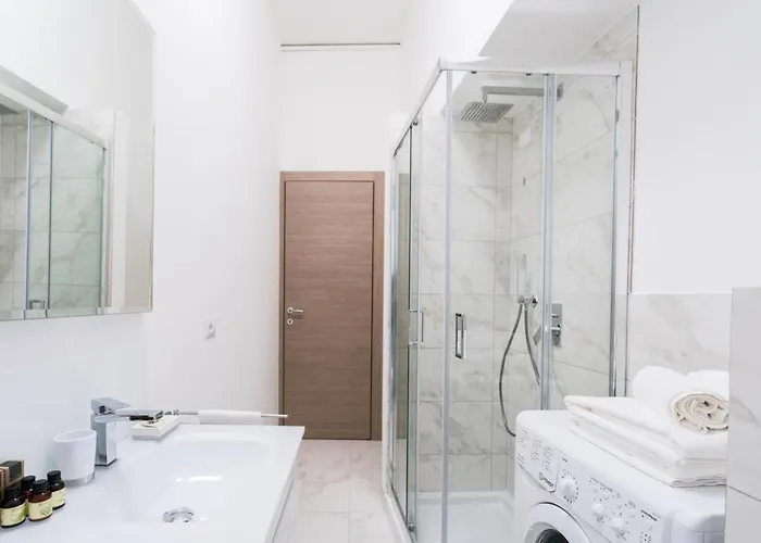 Central Modern Apartment Como