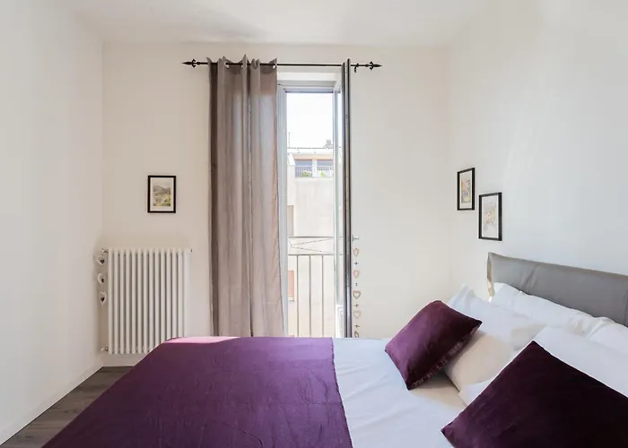 Central & Modern Apartment By Rent All Como Como