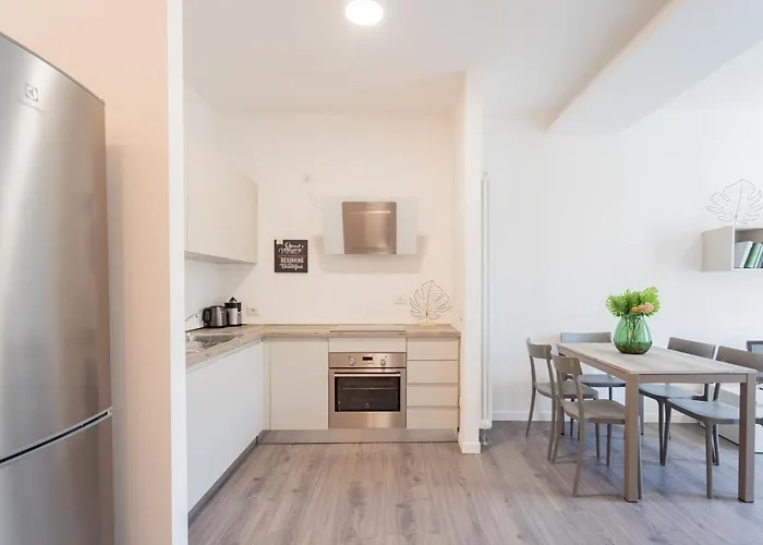 Central & Modern Apartment By Rent All Como Lejlighed *